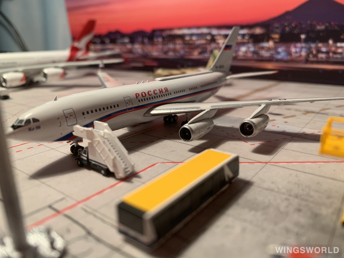 Phoenix 1:400 PH11451 Rossiya Special Flight Detachment Ilyushin Il-96 RA-96016