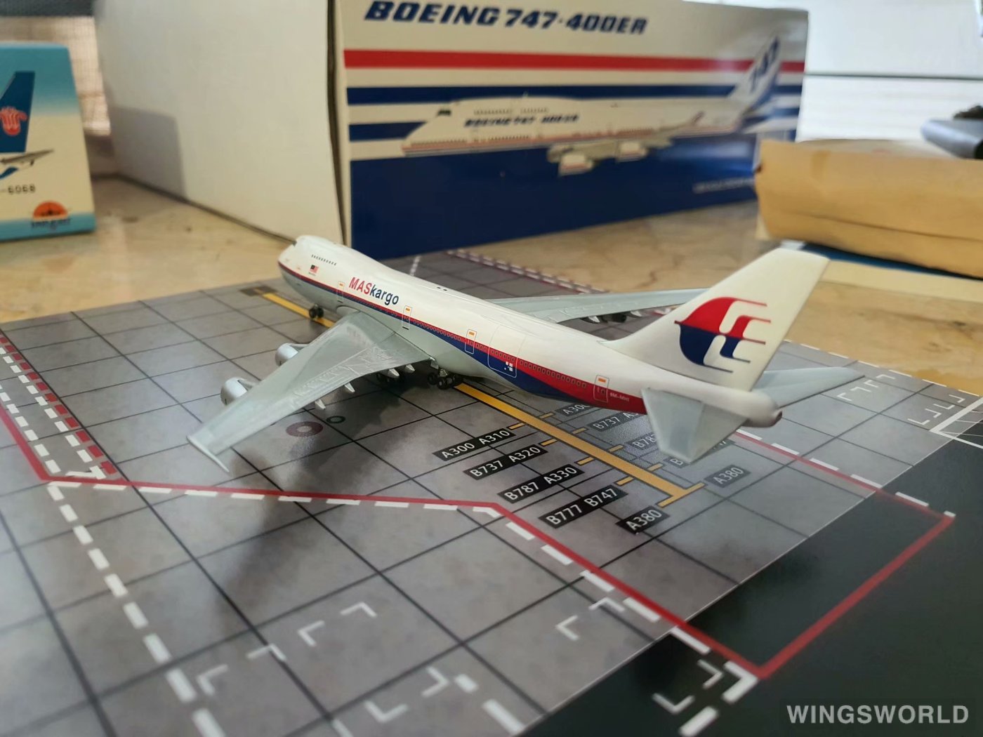 Big Bird 1:400 BB4-2003-16A Malaysia Airlines 马来西亚航空 Boeing 747-200 9M-MHI