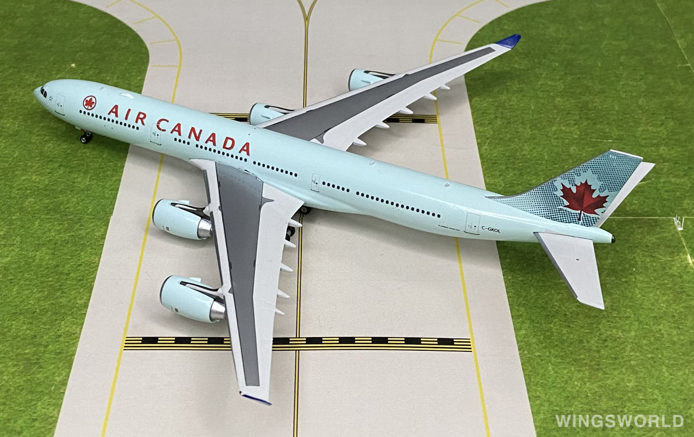 Phoenix 1:400 PH10728 Air Canada 加拿大航空 Airbus A340-500 C-GKOL