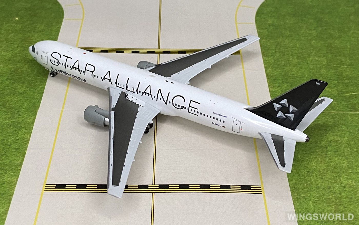 Apollo 1:400 A13112 Lufthansa 汉莎航空 Boeing 767-300 D-ABUV