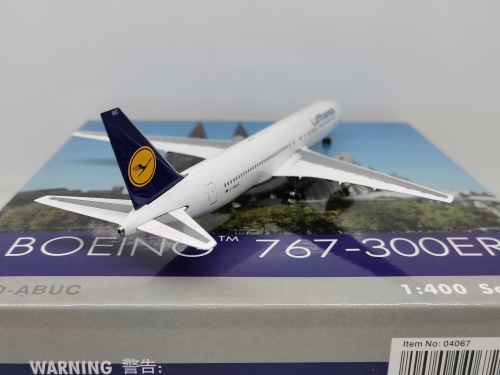 Lufthansa 汉莎航空 Boeing 767-300ER D-ABUC 1990s colors. With rolling gears. PH04067 Phoenix 1:400