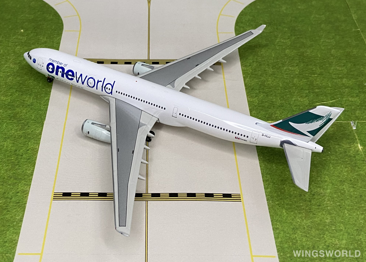 Phoenix 1:400 PHBHLU Cathay Pacific 国泰航空 Airbus A330-300 B-HLU