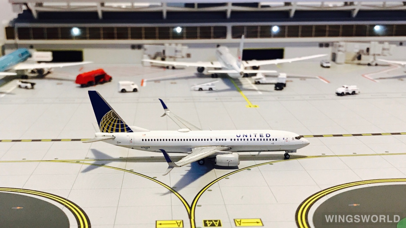 Geminijets 1:400 GJUAL1427 United Airlines 美国联合航空 Boeing 737-800 N76529