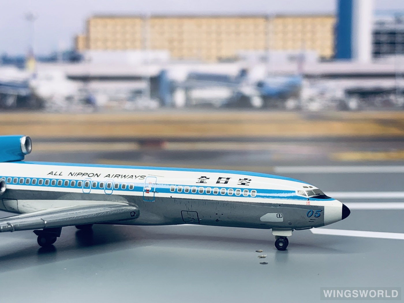 Hogan 1:400 Boeing 727-100 ANA 全日空NH40044 JA8305 莫西干涂装的