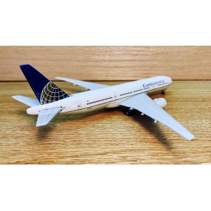 Continental Airlines 美国大陆航空 Boeing 777-200 N27015  GJCOA1024 Geminijets 1:400