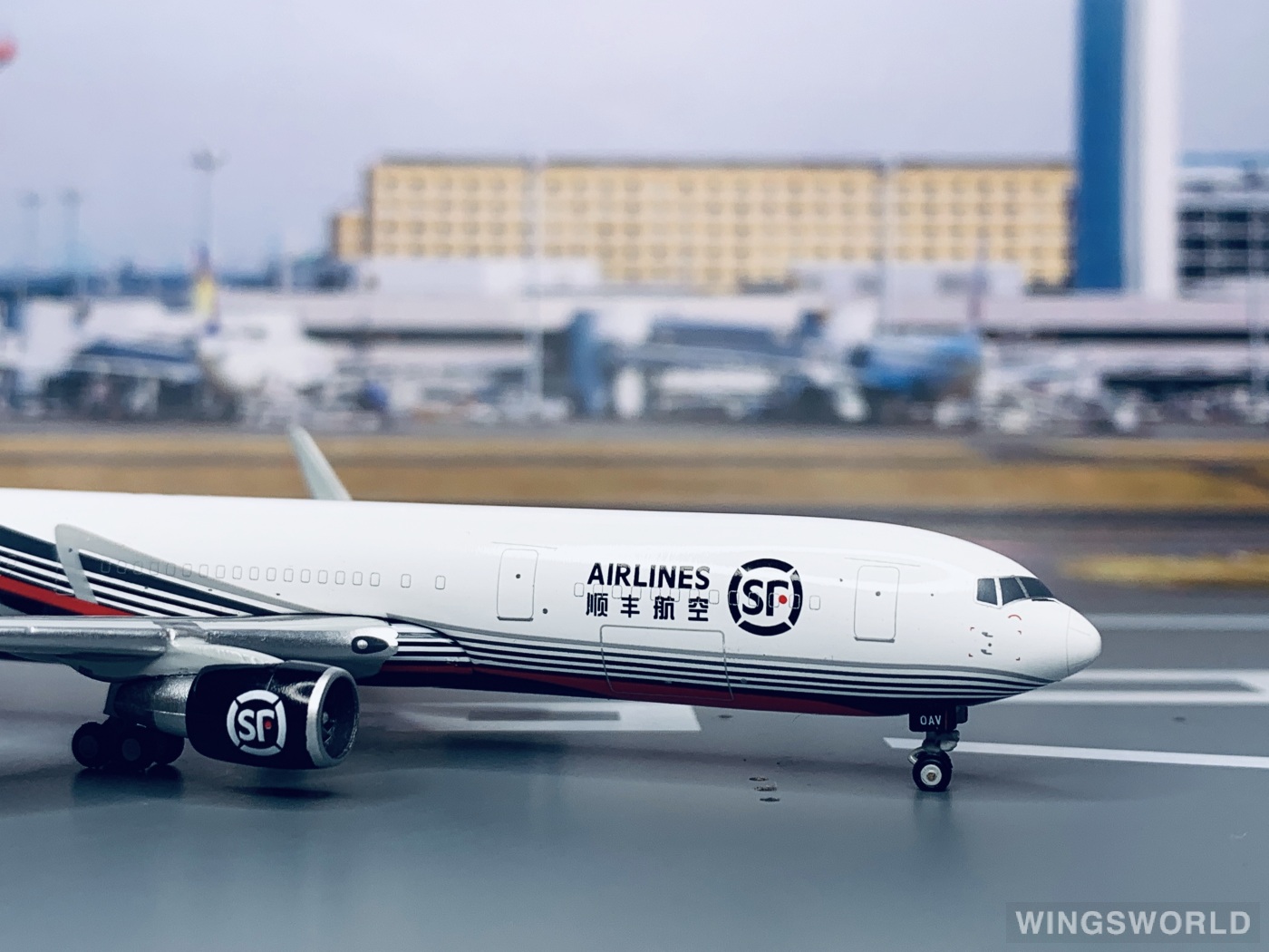 Tiny 微影 1:400 ATC40006 SF Airlines 顺丰航空 Boeing 767-300 B-20AV