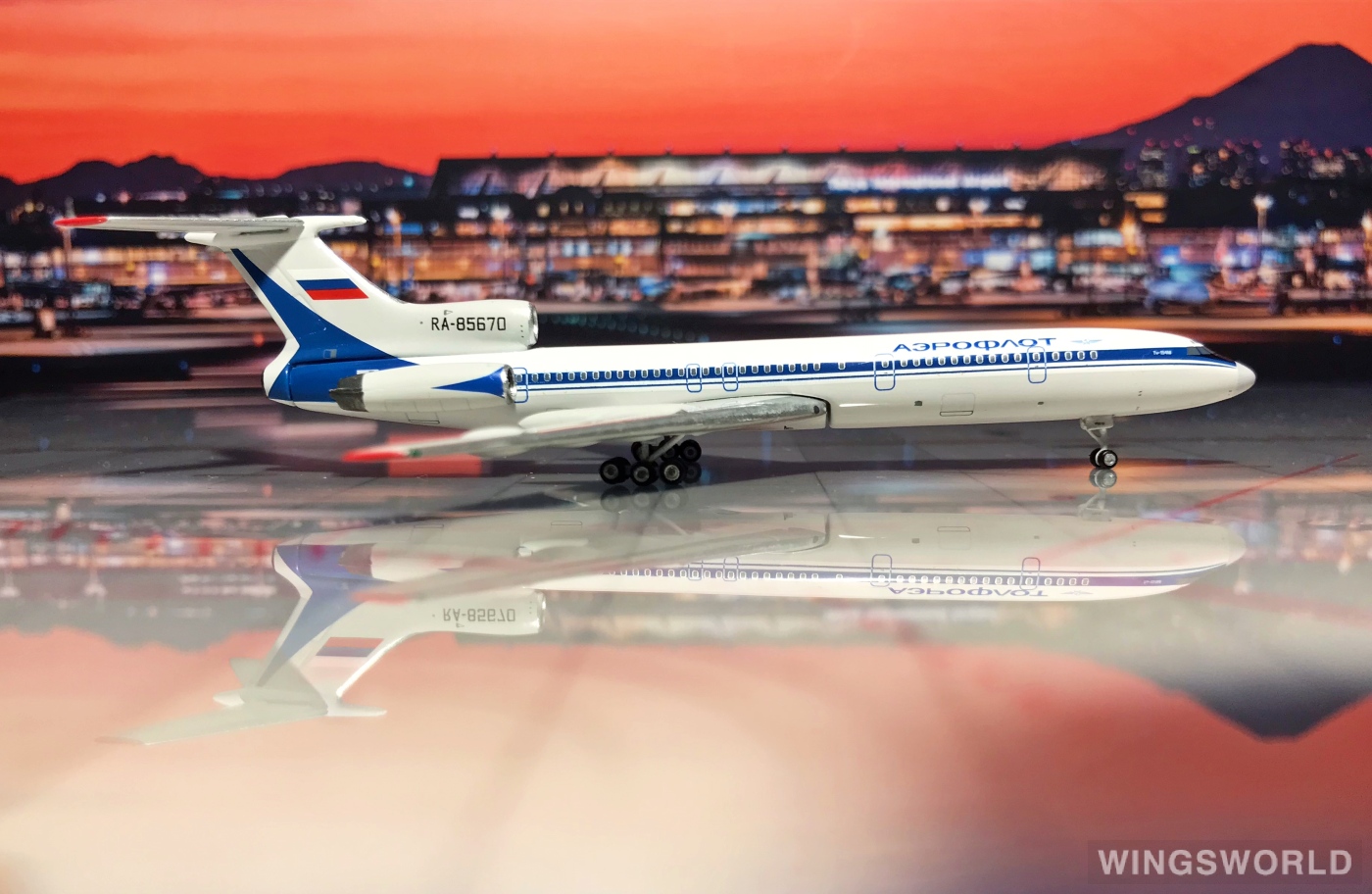 Phoenix 1:400 PH10639 Aeroflot 俄罗斯航空 Tupolev Tu-154 RA-85670