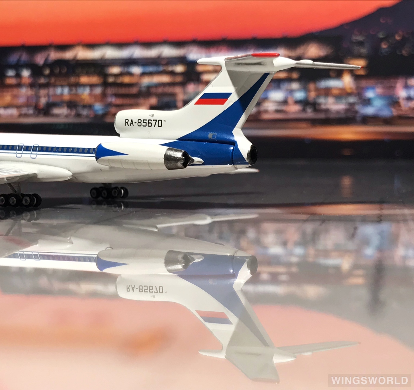 Phoenix 1:400 PH10639 Aeroflot 俄罗斯航空 Tupolev Tu-154 RA-85670