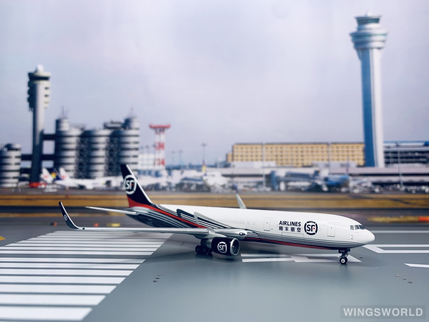 Tiny 微影 1:400 ATC40006 SF Airlines 顺丰航空 Boeing 767-300 B-20AV
