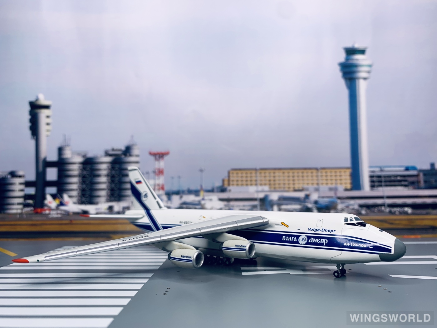 Herpa 1:400 561419 Volga-Dnepr 伏尔加-第聂伯航空 Antonov An-124 RA-82074