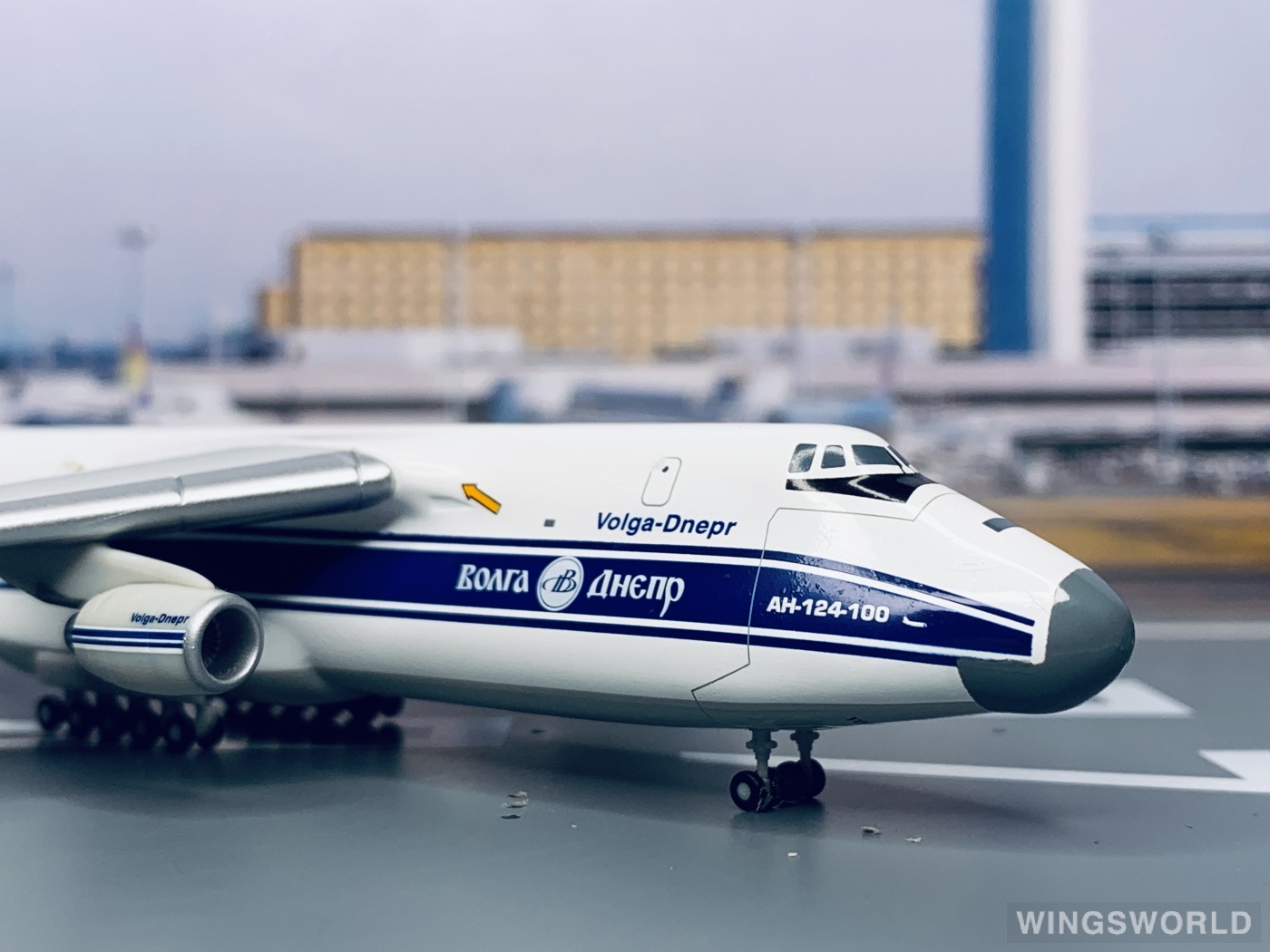 Herpa 1:400 561419 Volga-Dnepr 伏尔加-第聂伯航空 Antonov An-124 RA-82074