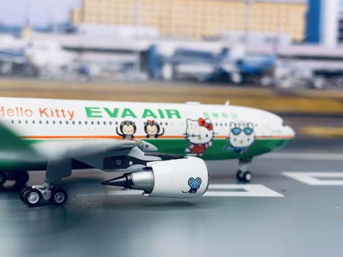 EVA Air 长荣航空 Airbus A330-200 B-16303 Hello Kitty PM-B-16303 Pandamodel 1:400
