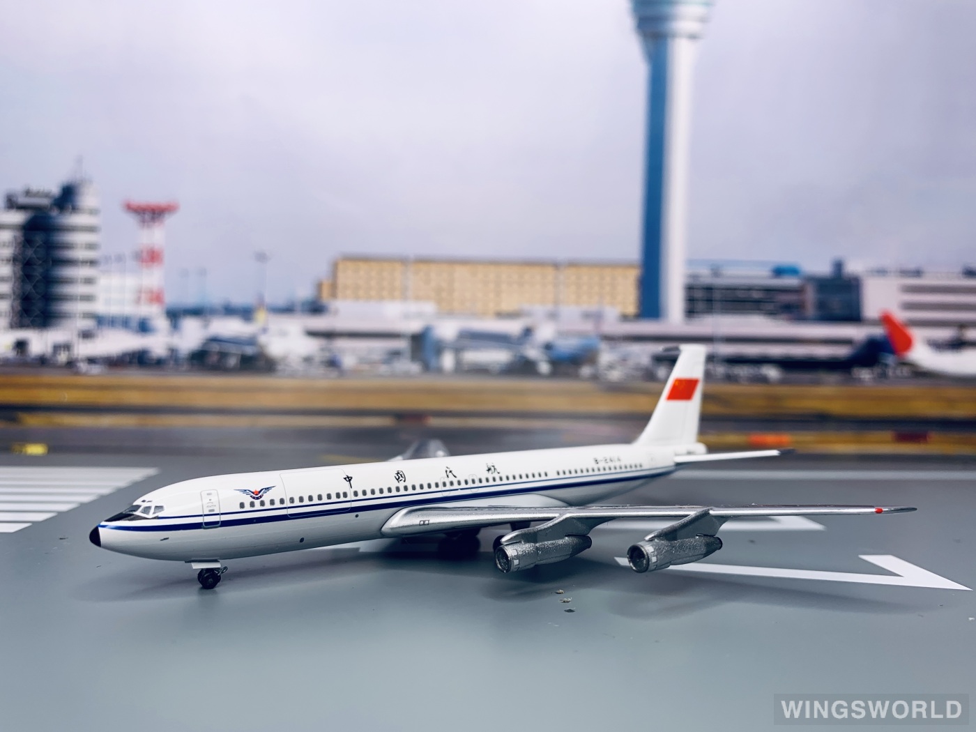 AeroClassics 1:400 AC419699B CAAC 中国民航 Boeing 707-300 B-2414