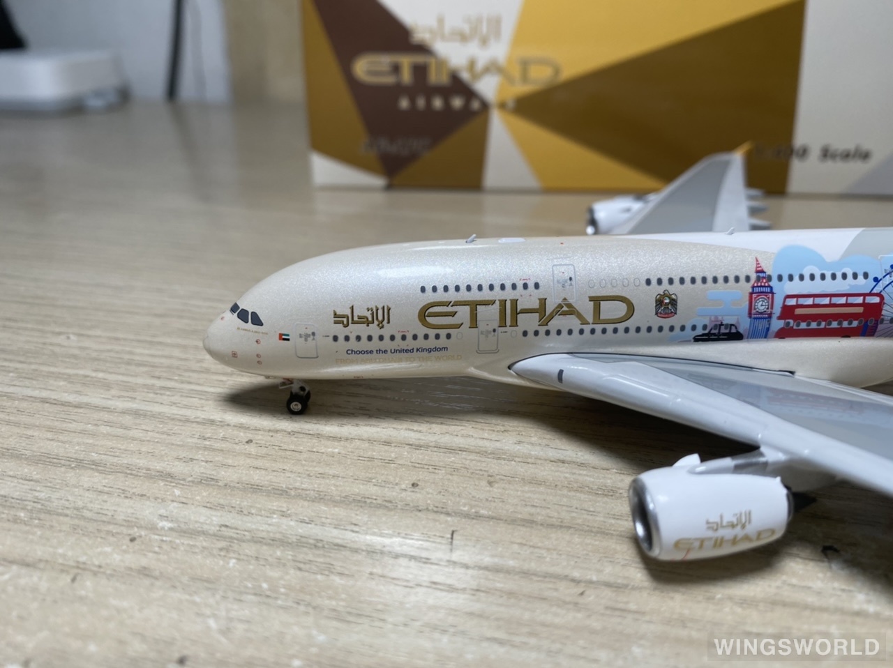 Phoenix 1:400 PH04316 Etihad Airways 阿提哈德航空 Airbus A380-800 A6-APC