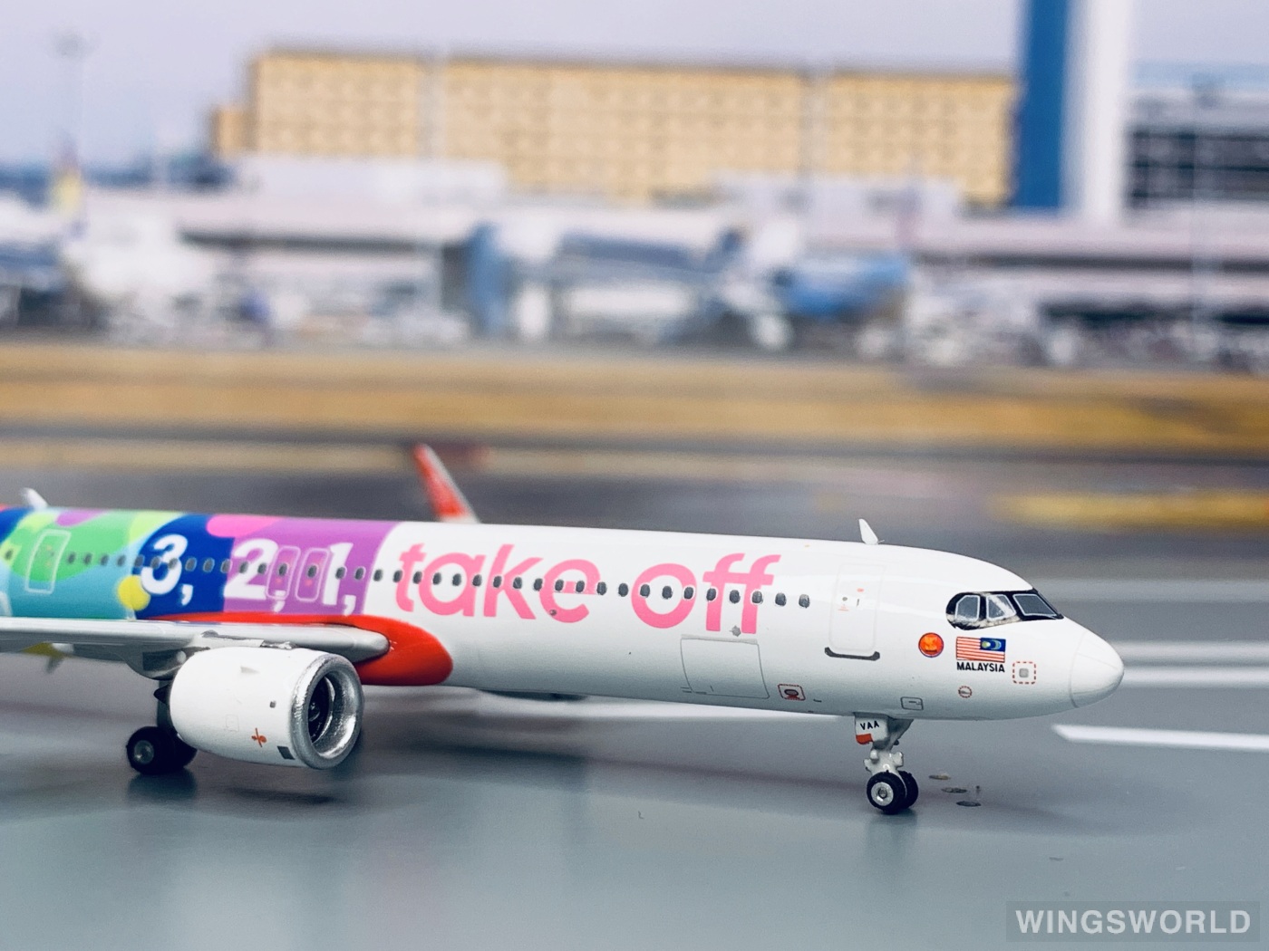 Phoenix 1:400 PH11600 AirAsia 亚洲航空 Airbus A321neo 9M-VAA