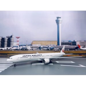 Japan Airlines 日本航空 Boeing 777-300ER JA741J 2011s colors. With rolling gears. With hollow engines. PH04184 Phoenix 1:400
