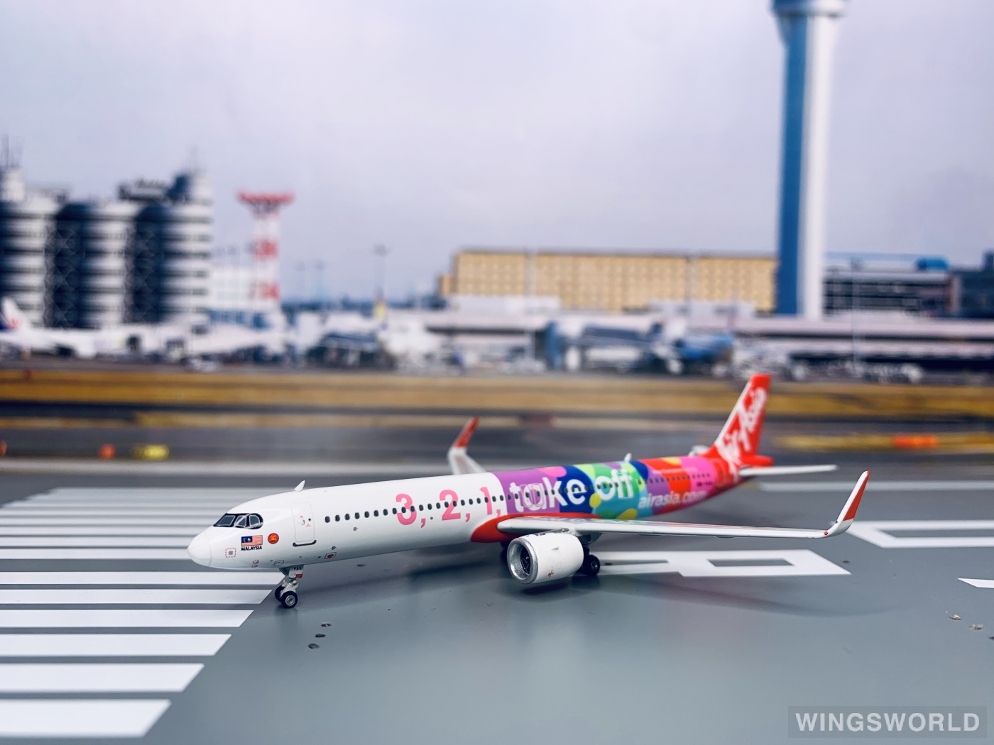 Phoenix 1:400 PH11600 AirAsia 亚洲航空 Airbus A321neo 9M-VAA