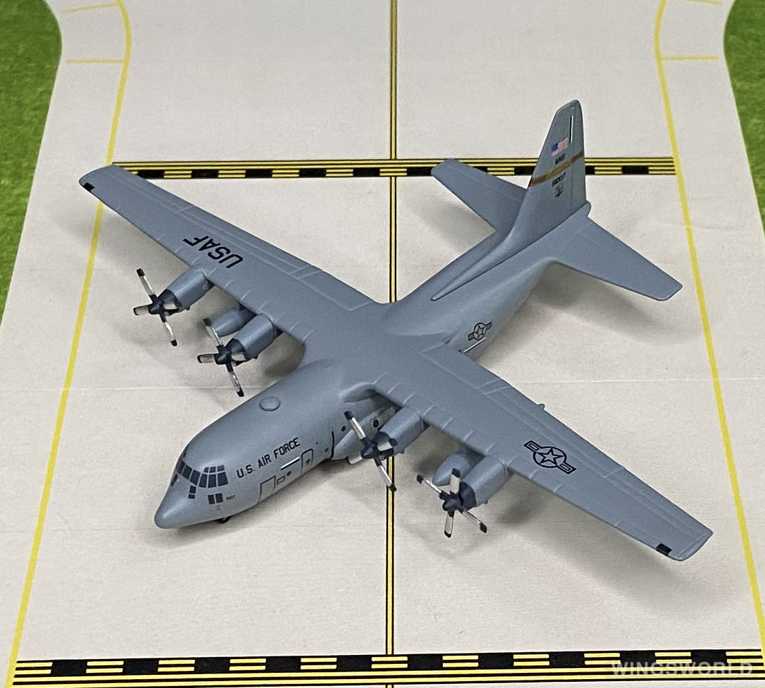 Dragon Models 1:400 56299 USAF 美国空军 Lockheed C-130 Hercules 96-1007
