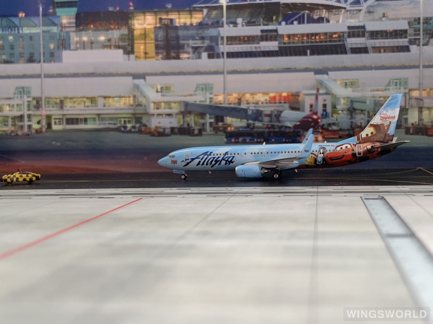 Phoenix 1:400 PH04060 Alaska Airlines 阿拉斯加航空 Boeing 737-800 N570AS