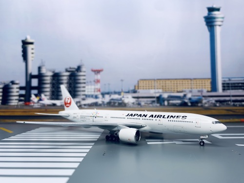 Phoenix B777-200 日本航空 JA8984 1/400 www.JetCollector.com: PHOENIX JIN AIR B777-200 1:400 Scale