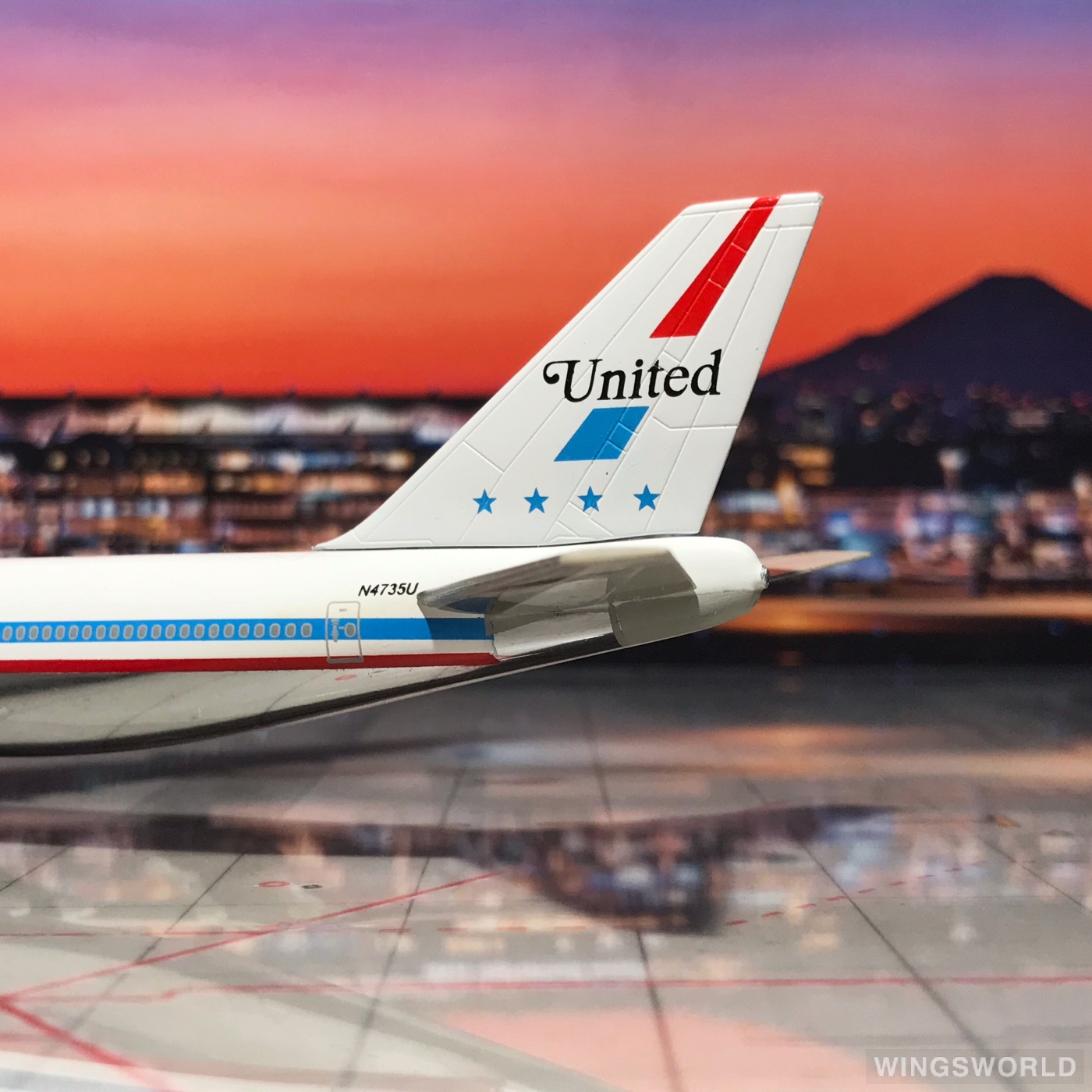 Dragon Models 1:400 55129 United Airlines 美国联合航空 Boeing 747-100 N4735U