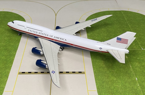 USAF 美国空军 Boeing 747-8i 30000  GJAFO1913 Geminijets 1:400