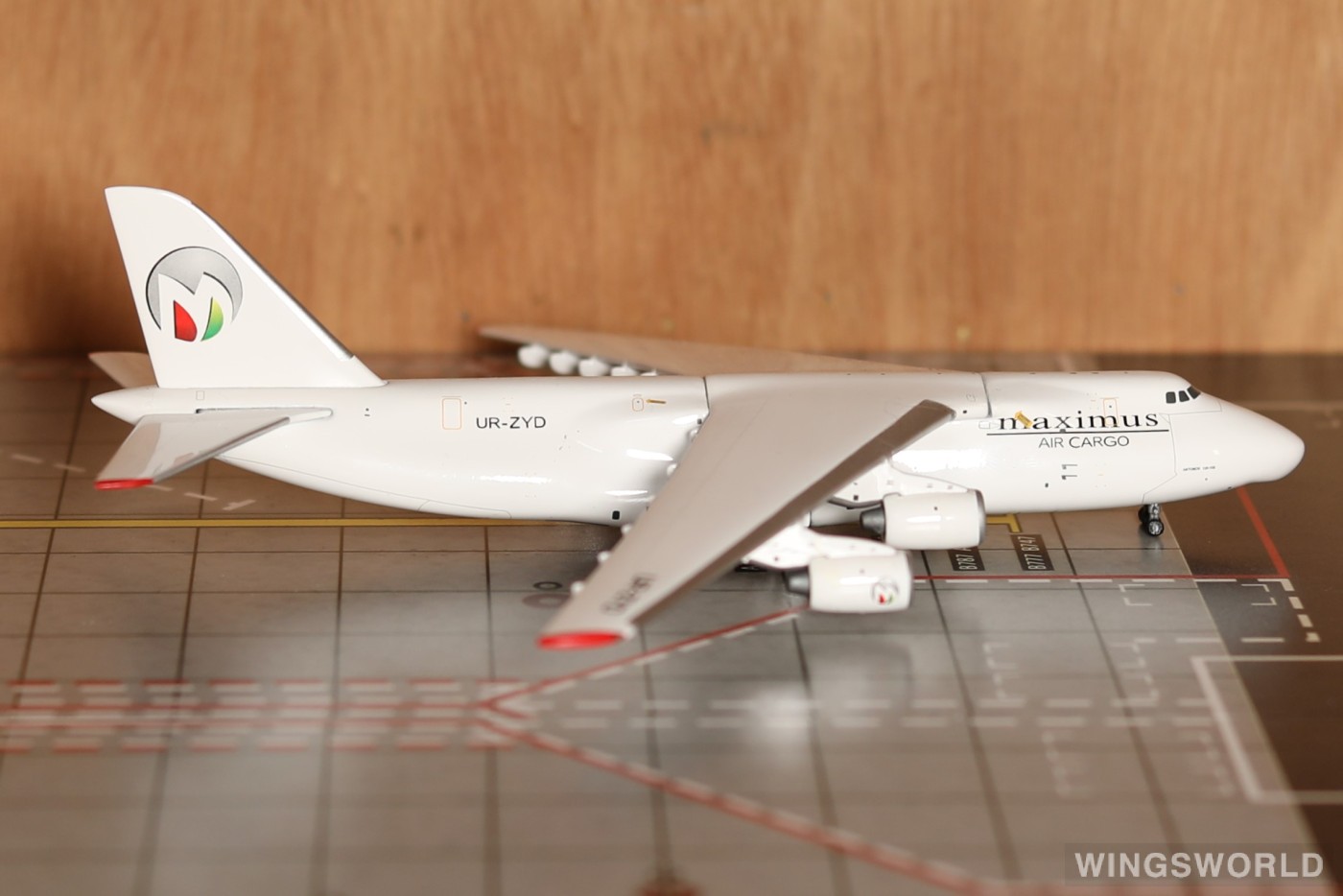 Geminijets 1:400 GJMXU885 Maximus Air Antonov An-124 UR-ZYD