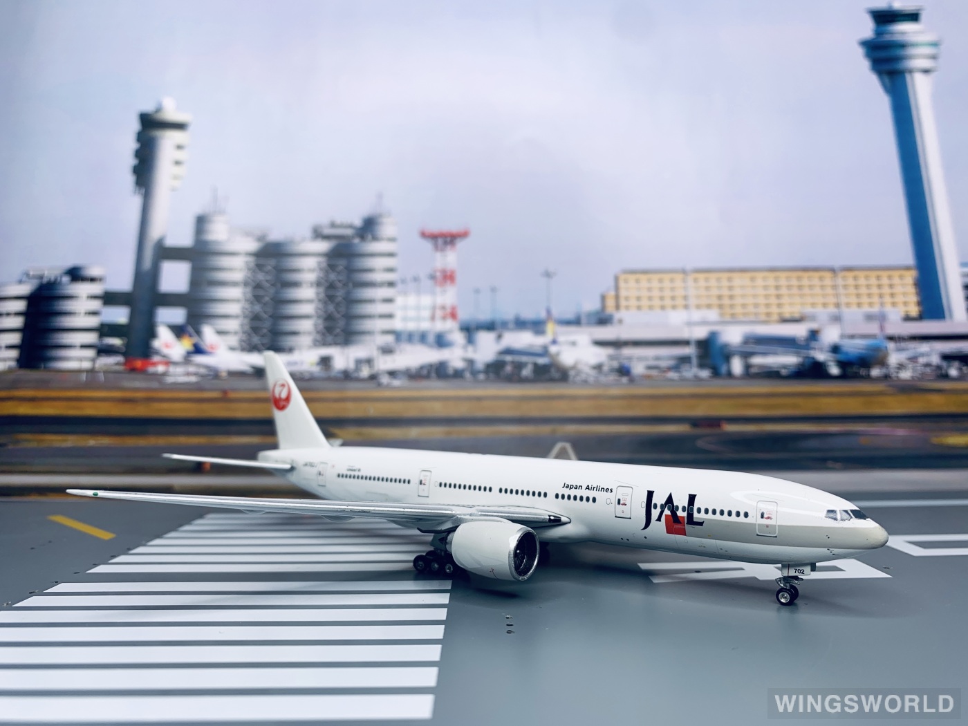 Phoenix 1:400 PH10414 Japan Airlines 日本航空 Boeing 777-200 JA702J