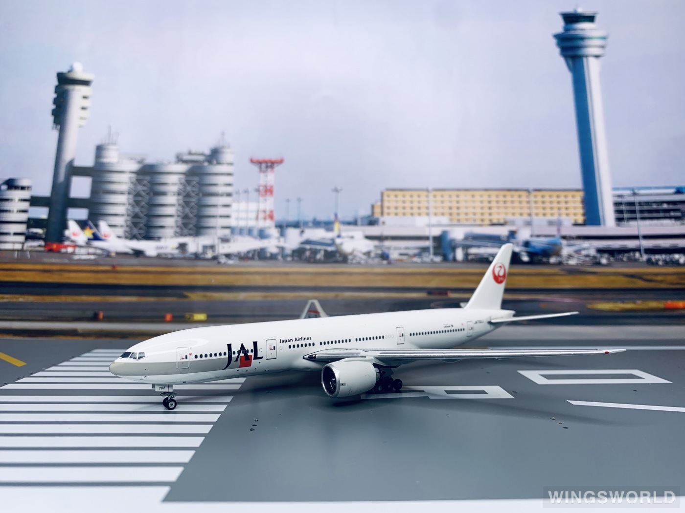 Phoenix 1:400 PH10414 Japan Airlines 日本航空 Boeing 777-200 JA702J