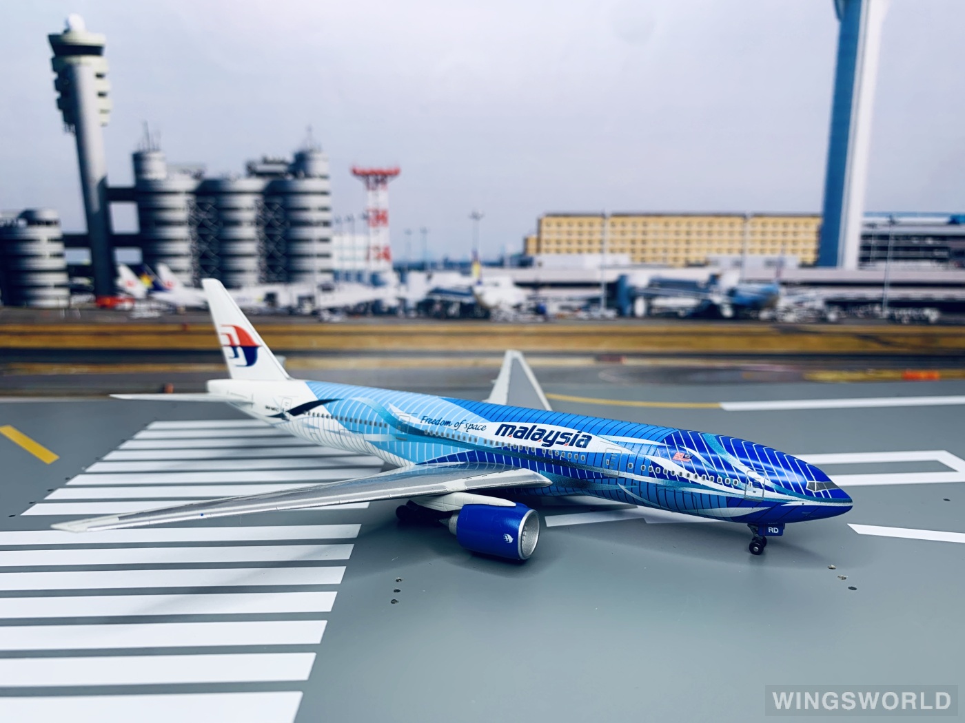 Dragon Models 1:400 55442 Malaysia Airlines 马来西亚航空 Boeing 777-200ER 9M-MRD