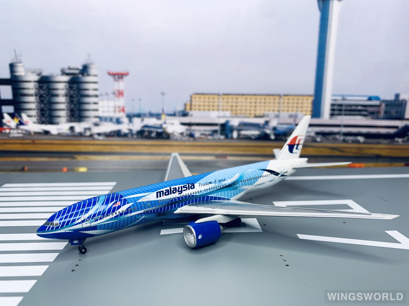 Dragon Models 1:400 55442 Malaysia Airlines 马来西亚航空 Boeing 777-200ER 9M-MRD