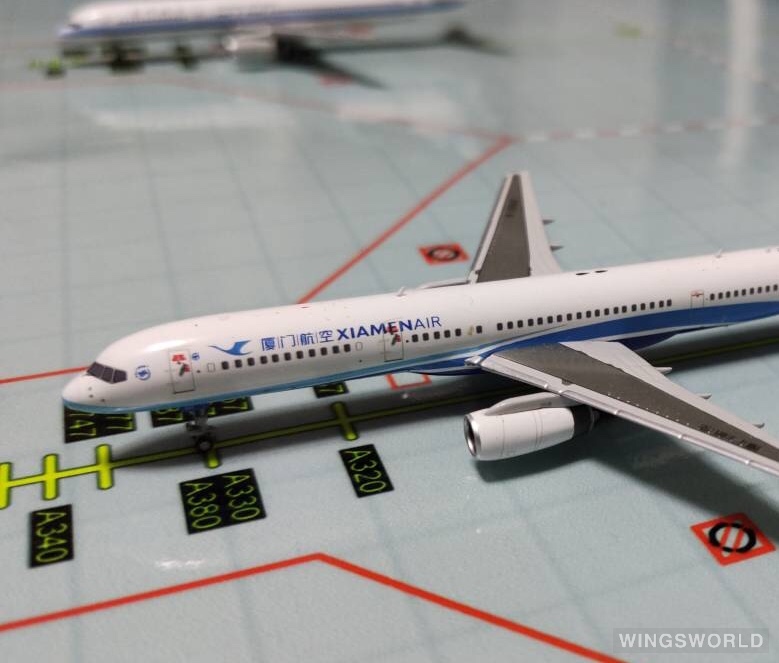 Phoenix 1:400 PH10770 XiamenAir 厦门航空 Boeing 757-200 B-2868