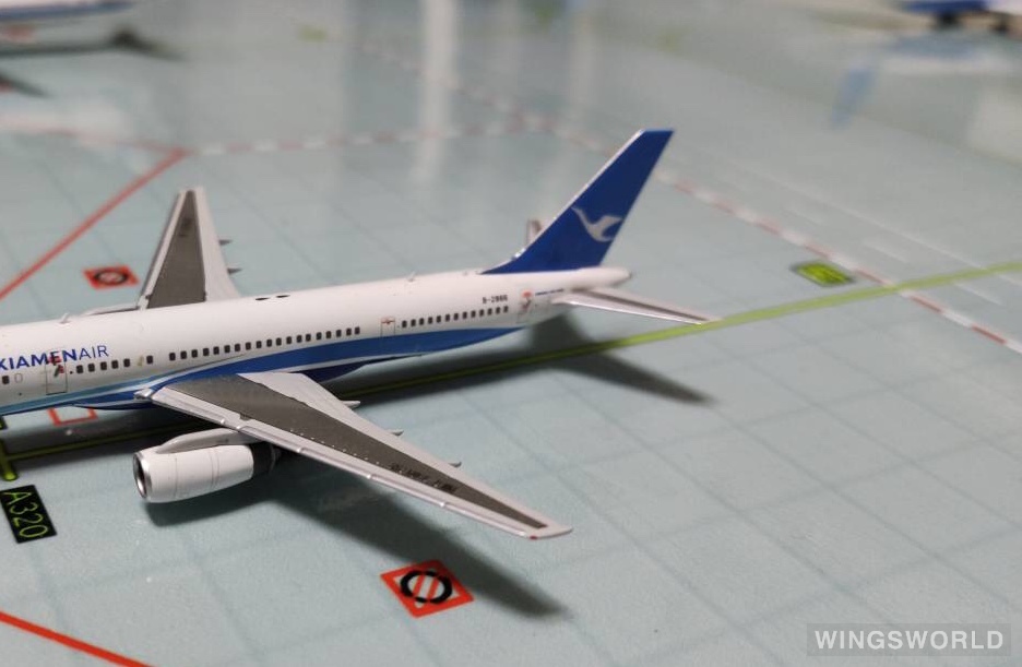 Phoenix 1:400 PH10770 XiamenAir 厦门航空 Boeing 757-200 B-2868