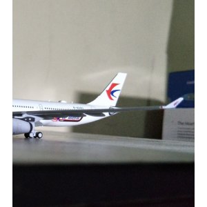 China Eastern 中国东方航空 Airbus A330-300 B-6083 “士力架”彩绘. PM-B-6083 Pandamodel 1:400