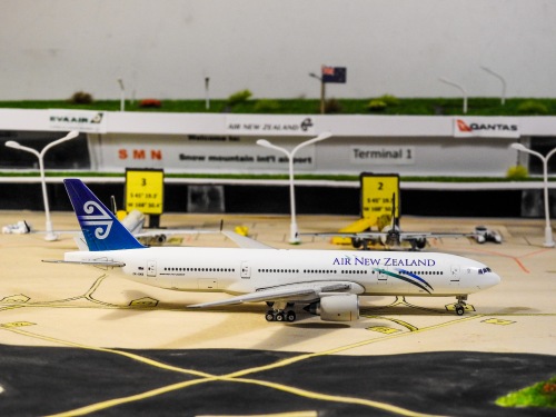 飛行機模型1/400 Gemini Jets エールフラン　B777-200 飛行機模型1/400 Gemini Jets エールフラン B777-200 - メルカリ
