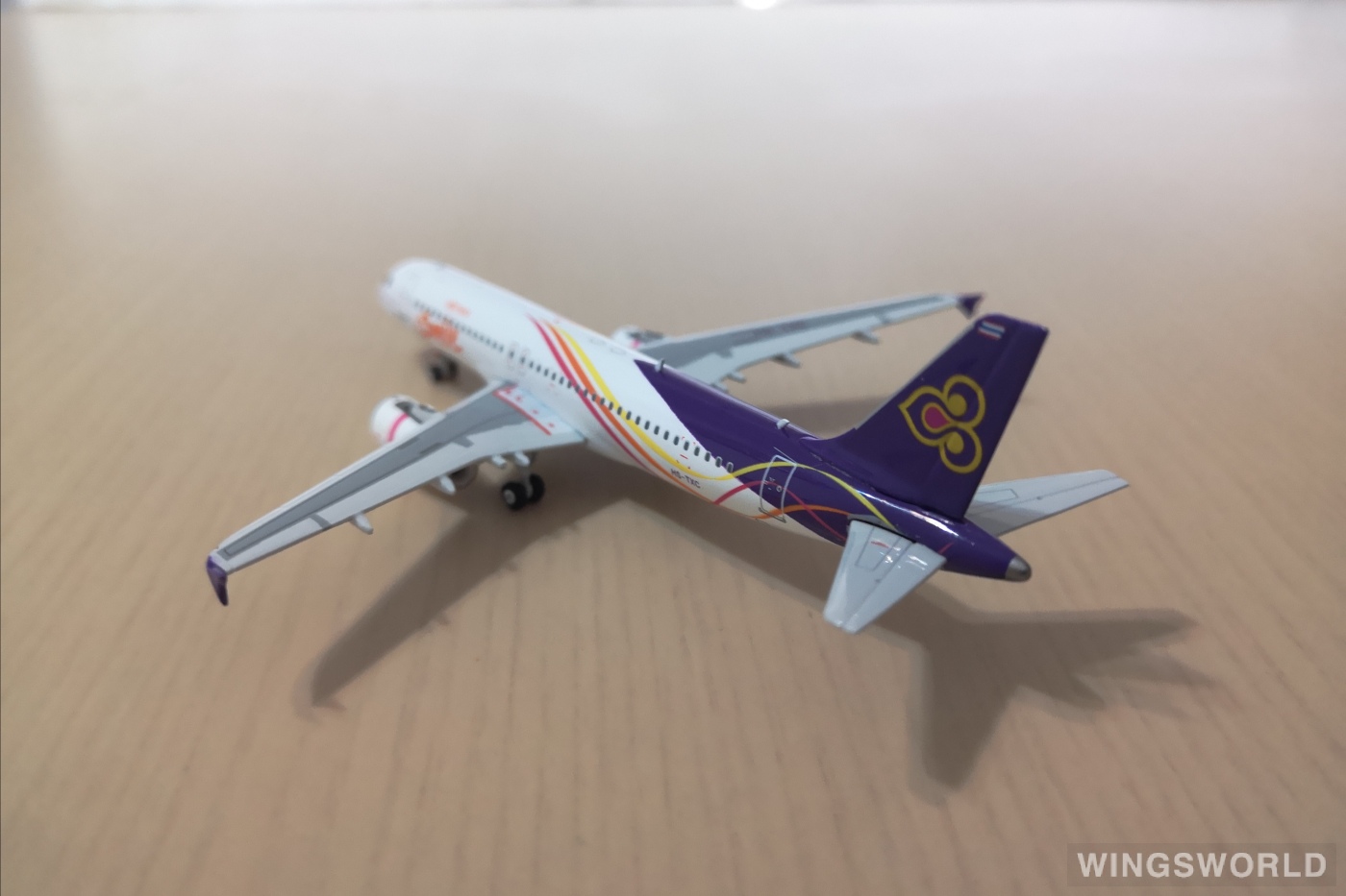 Phoenix 1:400 Airbus A320 THAI Smile 泰国微笑航空 PH11142 HS-TXQ 的照片 作者 ...