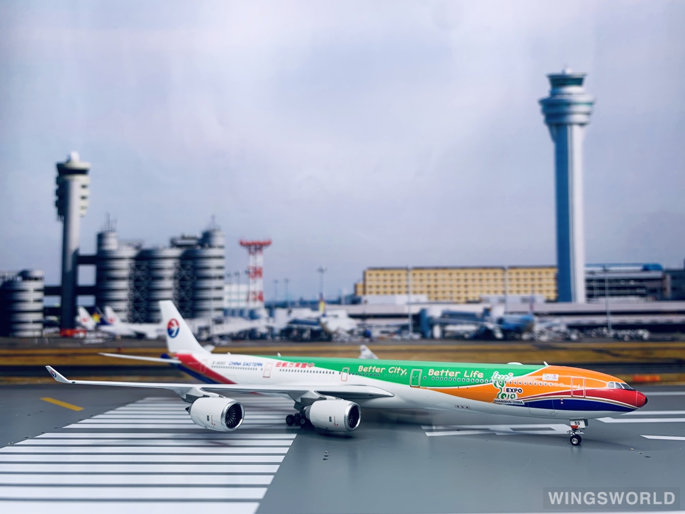 Phoenix 1:400 PH11202 China Eastern 中国东方航空 Airbus A340-600 B-6055