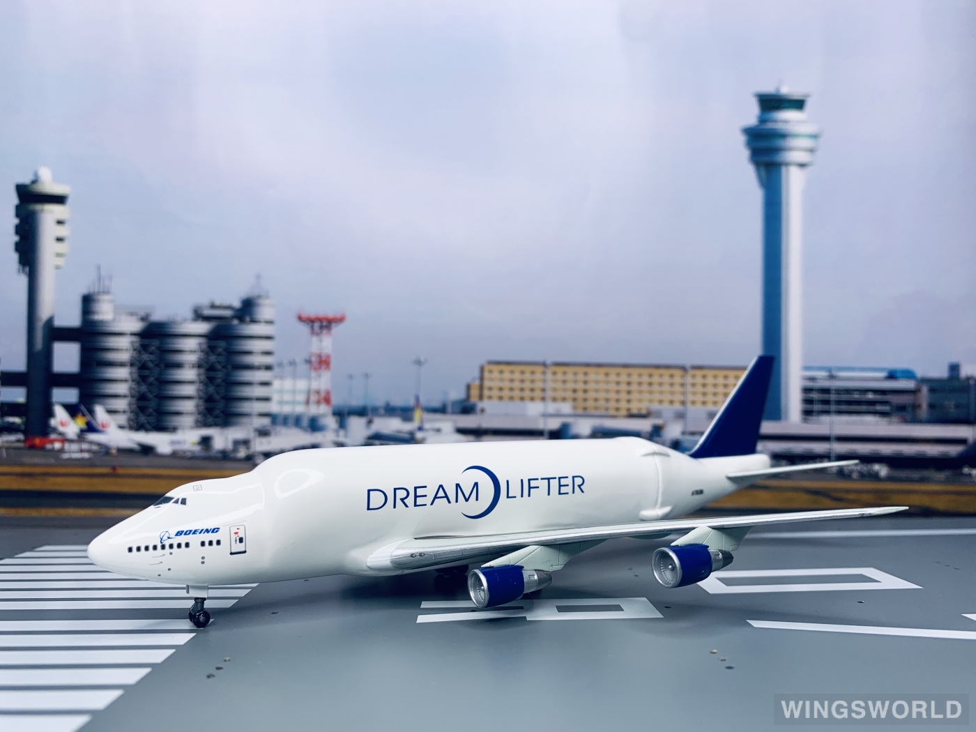 Dragon Models 1:400 55196 Boeing 波音公司 Boeing 747-400 LCF N780BA