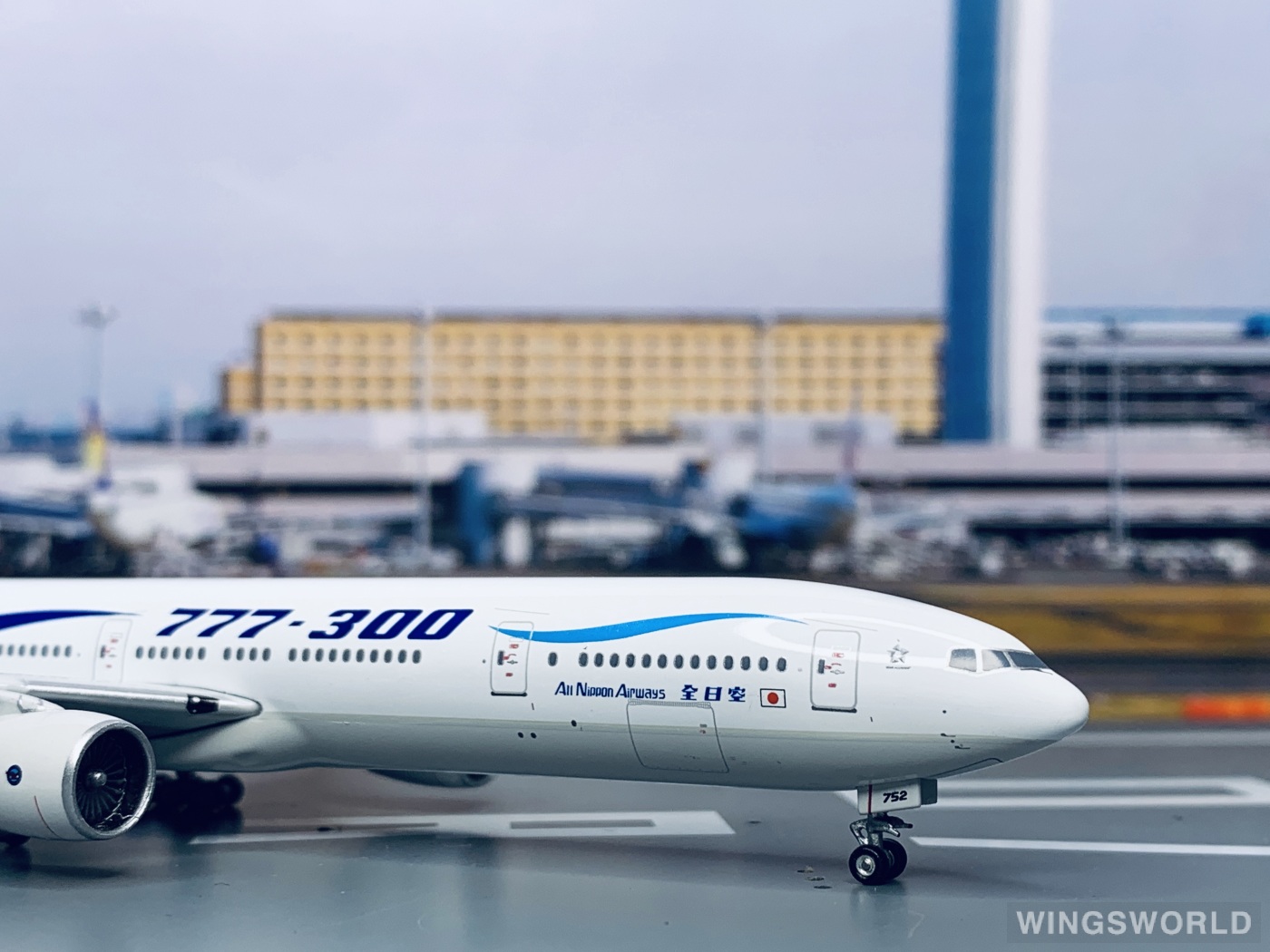 Phoenix 1:400 PH10259 ANA 全日空 Boeing 777-300 JA752A