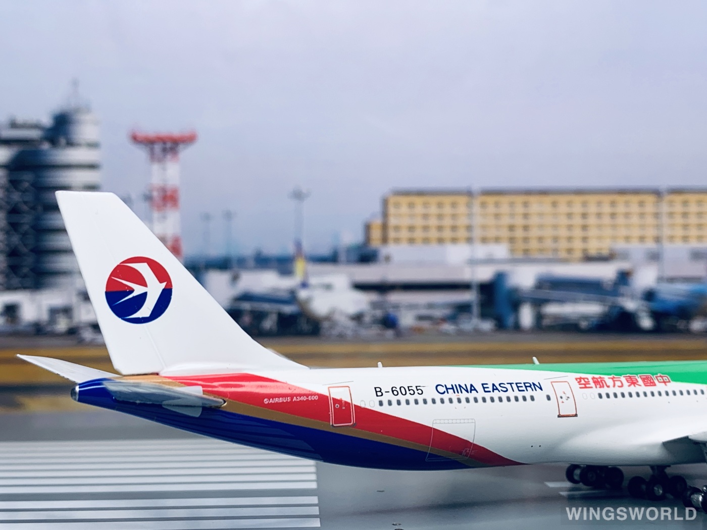 Phoenix 1:400 PH11202 China Eastern 中国东方航空 Airbus A340-600 B-6055