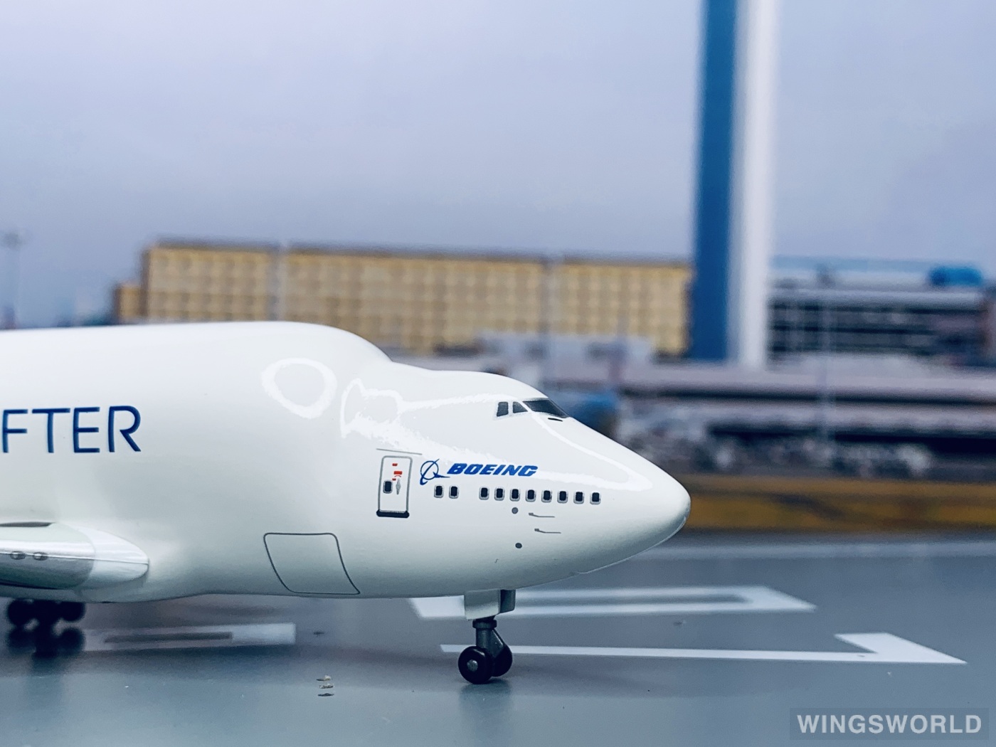 Dragon Models 1:400 55196 Boeing 波音公司 Boeing 747-400 LCF N780BA