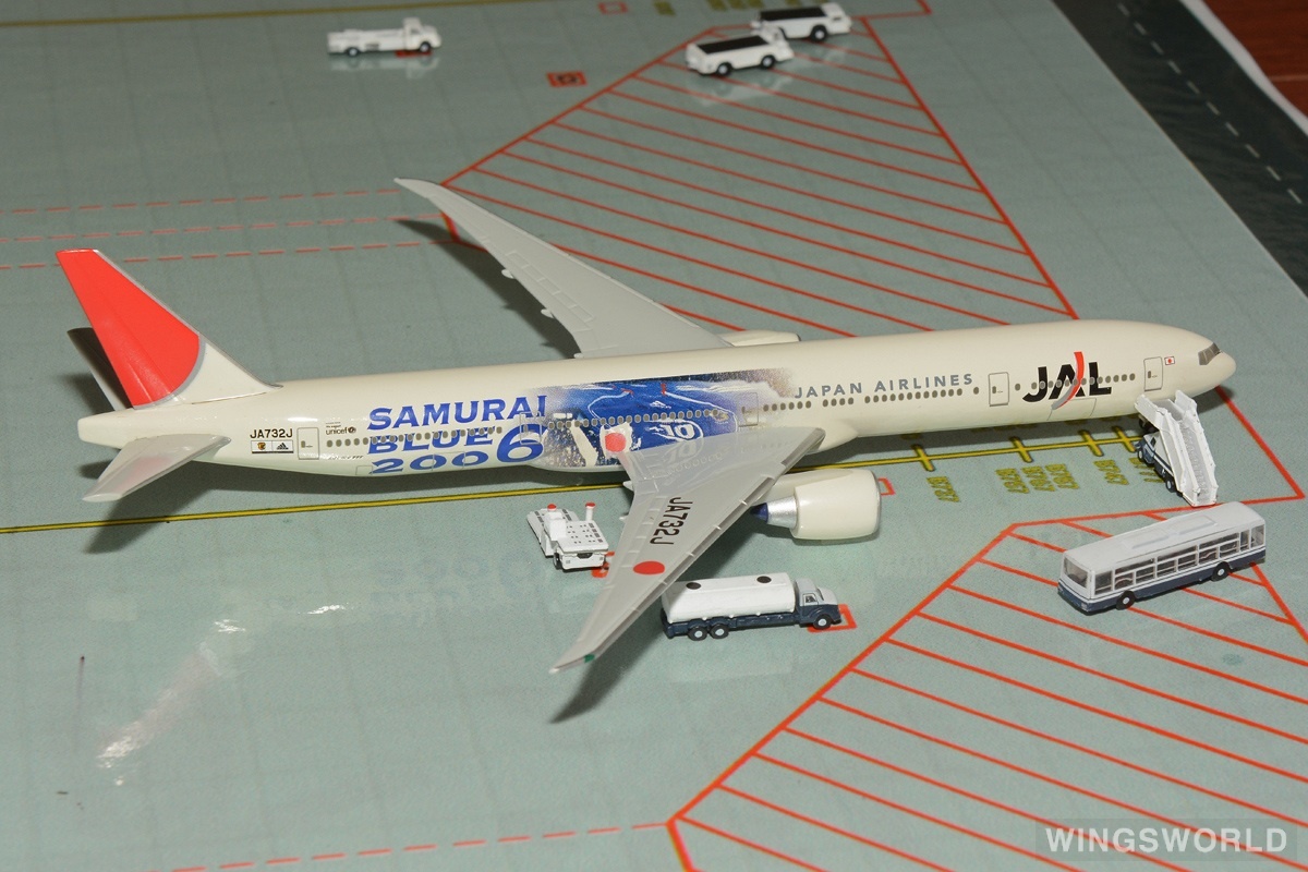 Herpa 1:400 561464 Japan Airlines 日本航空 Boeing 777-300ER JA732J