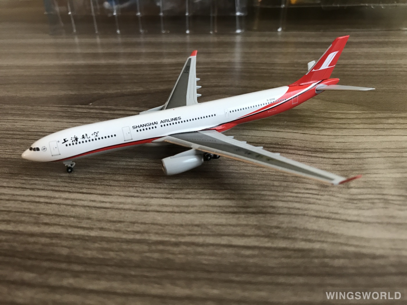 Herpa 1:500 526586 Shanghai Airlines 上海航空 Airbus A330-300 B-6096