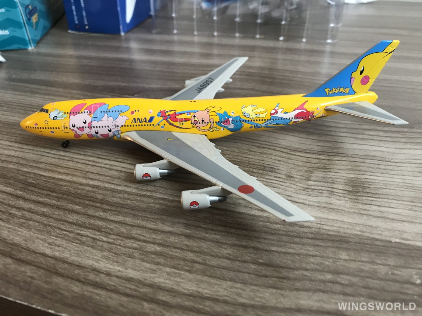 Phoenix 1:400 PH4JA8957 ANA 全日空 Boeing 747-400 JA8957