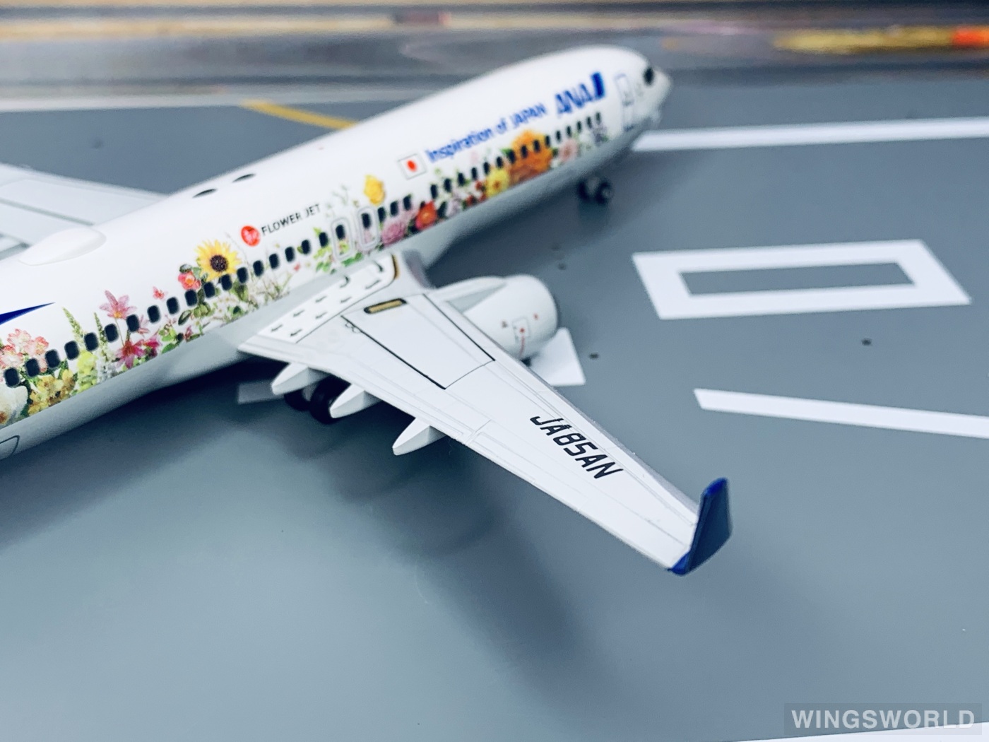 Hogan 1:200 Boeing 737-800 ANA 全日空NH20148 JA85AN 東北Flower Jet