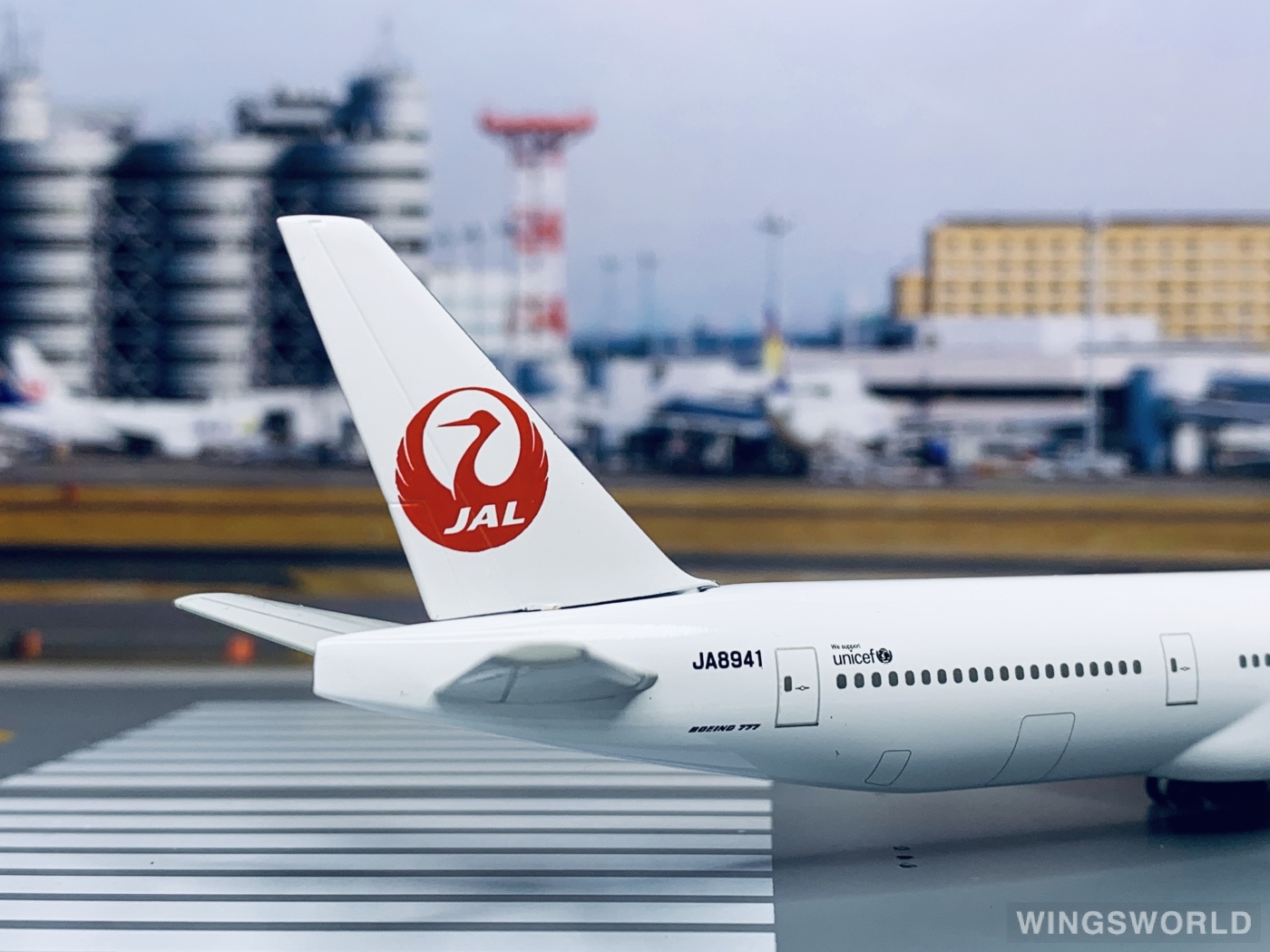 Hogan 1:400 BJE3015 Japan Airlines 日本航空 Boeing 777-300 JA8941