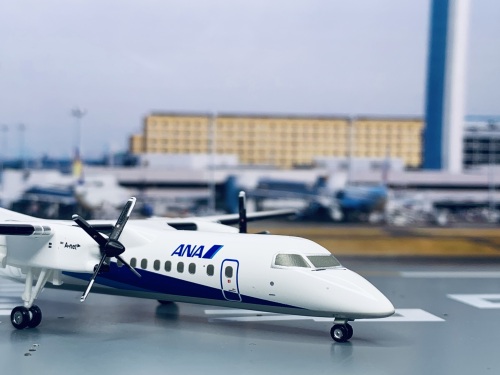 ANA 全日空 Bombardier Dash 8-300 JA801K  DH28011 Hogan 1:200