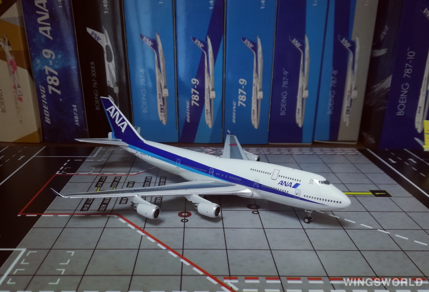 Phoenix 1:400 PH10559 ANA 全日空 Boeing 747-400 JA8098