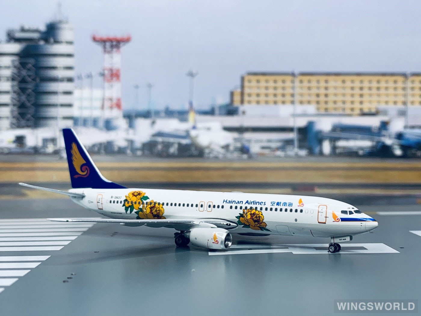 Phoenix 1:400 PH10754 Hainan Airlines 海南航空 Boeing 737-800 B-2637