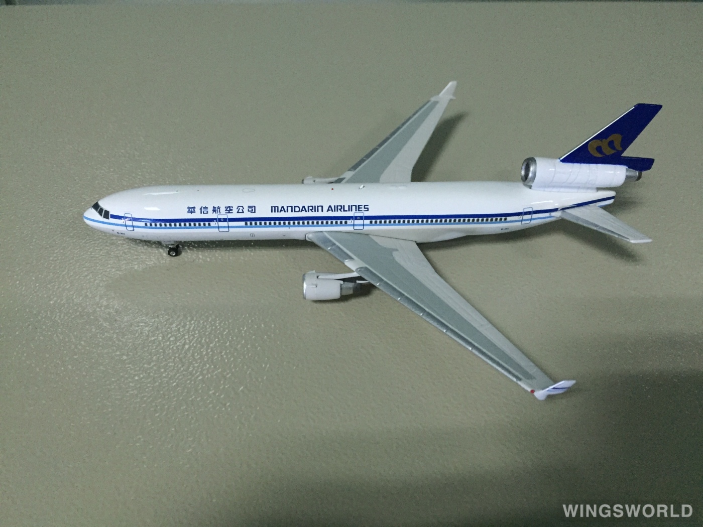 Phoenix 1:400 PH11018 Mandarin Airlines 华信航空 McDonnell Douglas MD-11 B-152